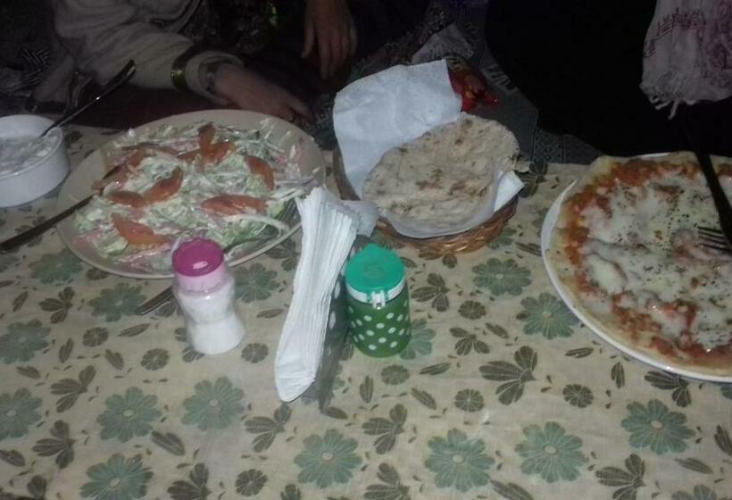 هتل Poonam Pushkar