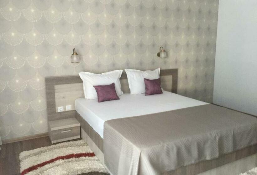 פנסיון Vila Cristina