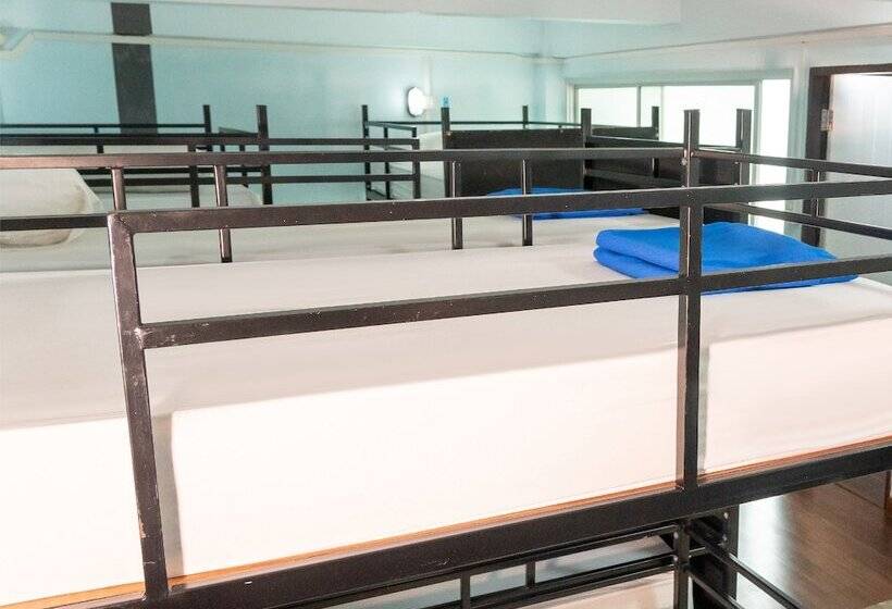 Slumber Party Hostel Krabi Beach