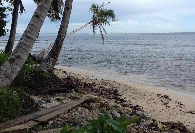 هاستل Nyang Ebay Surf Camp Siberut Mentawai Surfing Barrels