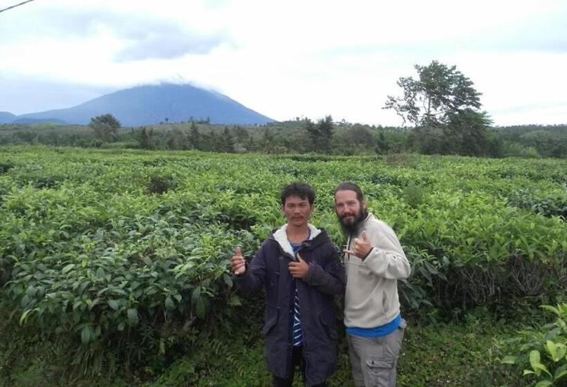 هاستل Nyang Ebay Surf Camp Siberut Mentawai Surfing Barrels