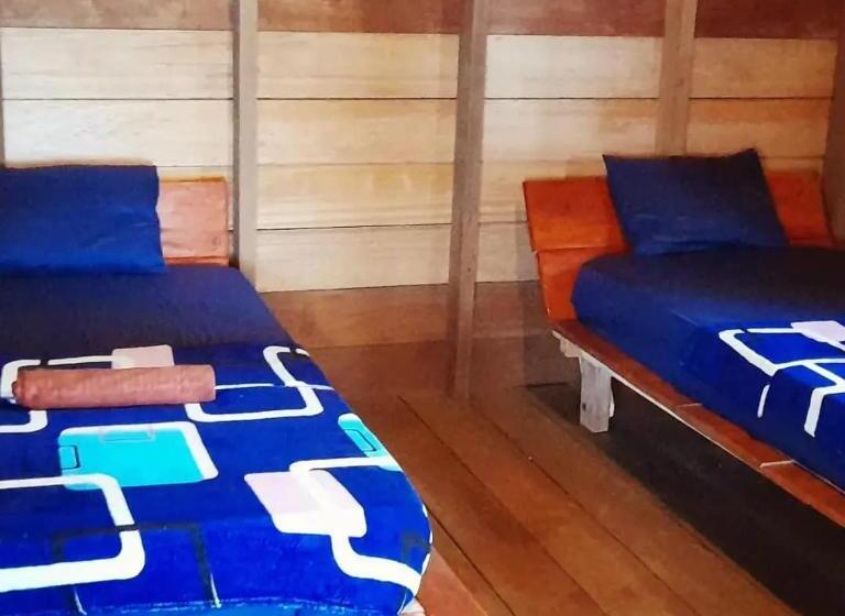 Общежитие Nyang Ebay Surf Camp Siberut Mentawai Surfing Barrels