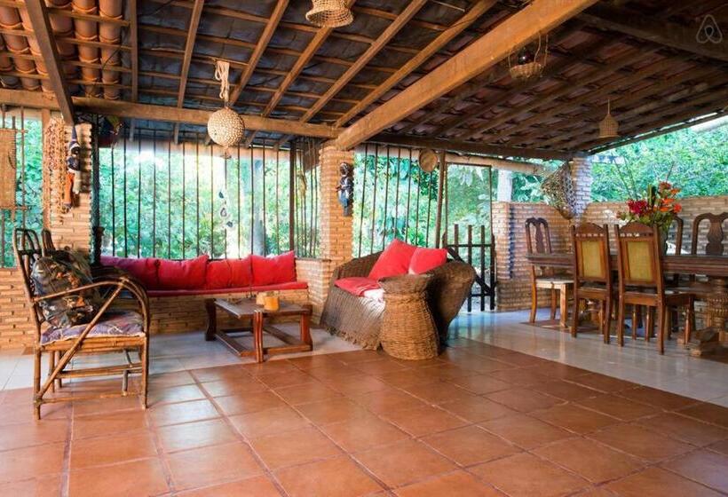 הוסטל Pousada Villa Amari