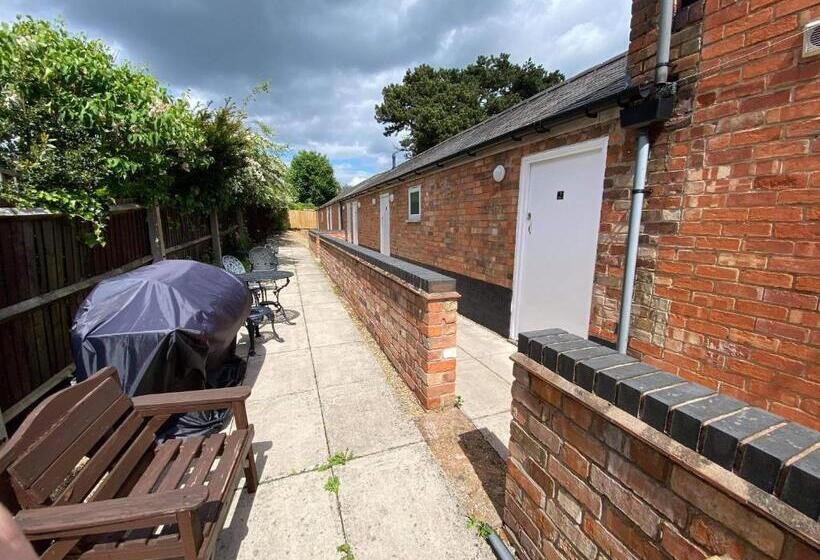 Общежитие The Plough Inn Wigston