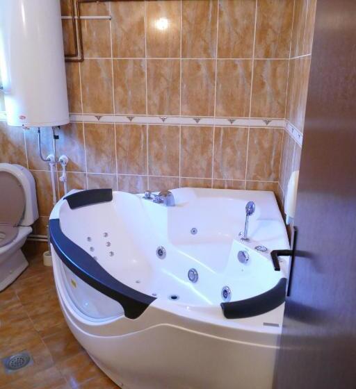 هاستل Utr Jagnjilo 1986