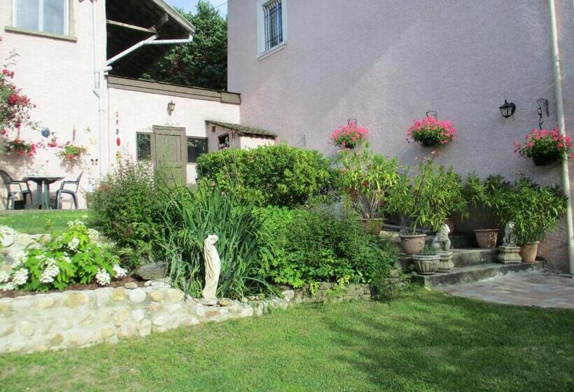 مبيت وإفطار Alain Et Flo