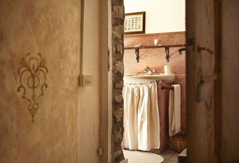 مبيت وإفطار Antico Borgo Sanda Lago Maggiore