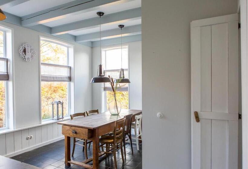 Bed and Breakfast De Friese Wouden