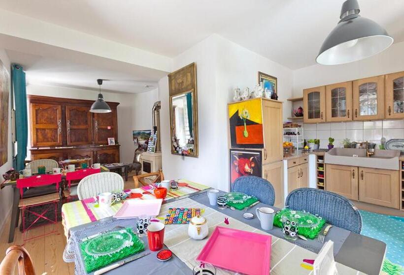 住宿加早餐  La Tour Charlemagne