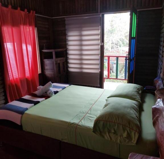 مبيت وإفطار Las Cabañas Del Escobo   Cabaña Tucán