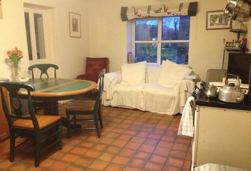 צימר Lisieux House On Lough Neagh