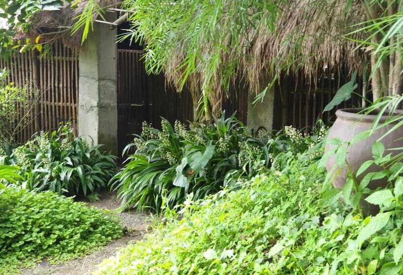 مبيت وإفطار Maka Kalinaw 6 Wabi Sabi Room, Forest And Garden View