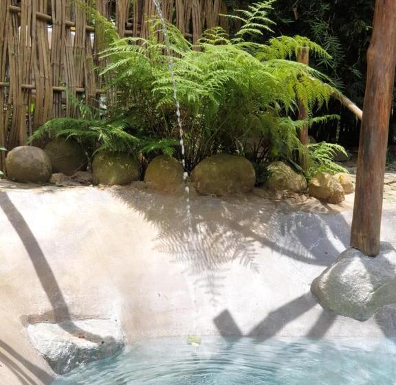 مبيت وإفطار Maka Kalinaw 6 Wabi Sabi Room, Forest And Garden View