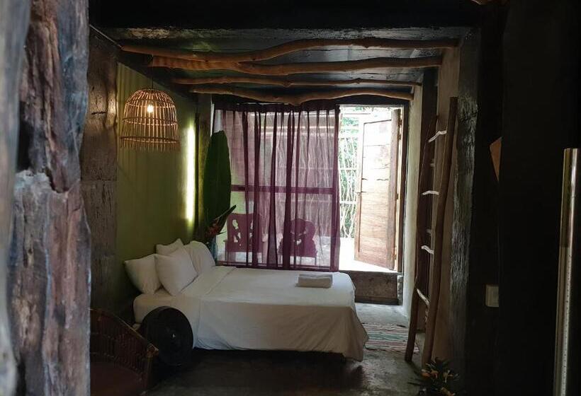 مبيت وإفطار Maka Kalinaw 6 Wabi Sabi Room, Forest And Garden View