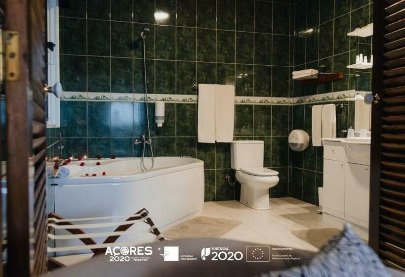 مبيت وإفطار Miradouro Da Papalva Guest House   Pico   Azores