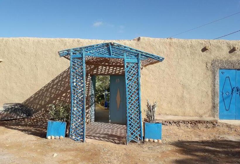 تختخواب و صبحانه Oasis Travel