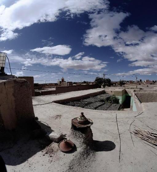 تختخواب و صبحانه Oasis Travel