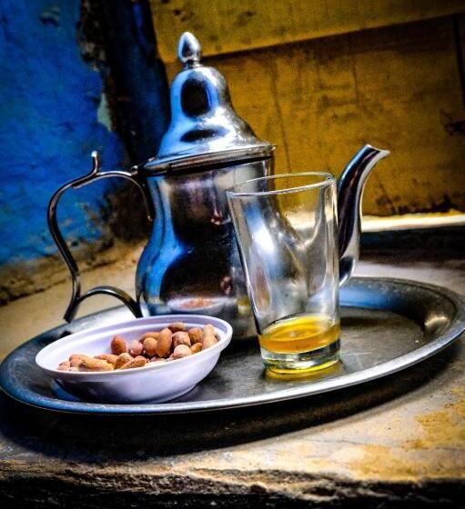 تختخواب و صبحانه Oasis Travel