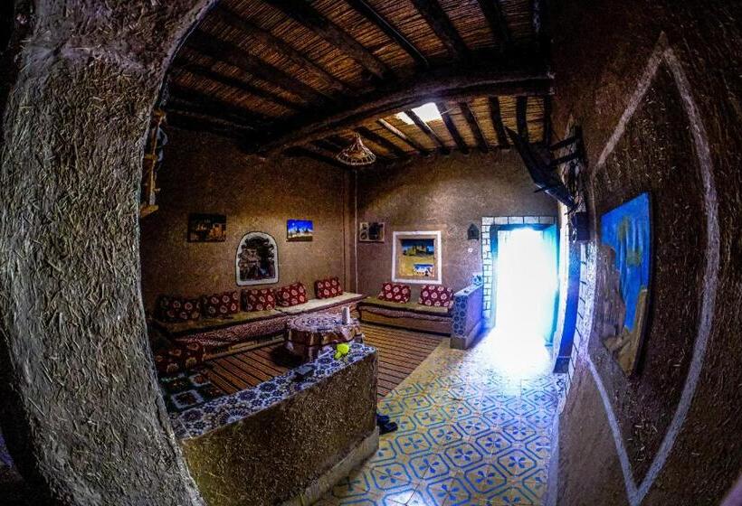 تختخواب و صبحانه Oasis Travel