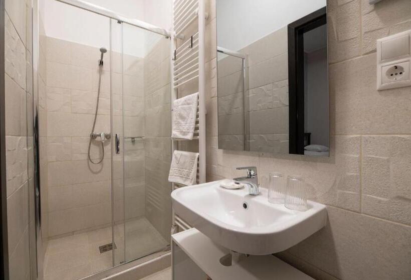 مبيت وإفطار Szobi Malomkert Fogadó