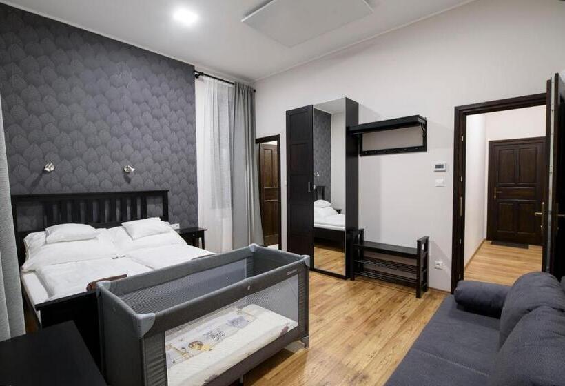 مبيت وإفطار Szobi Malomkert Fogadó