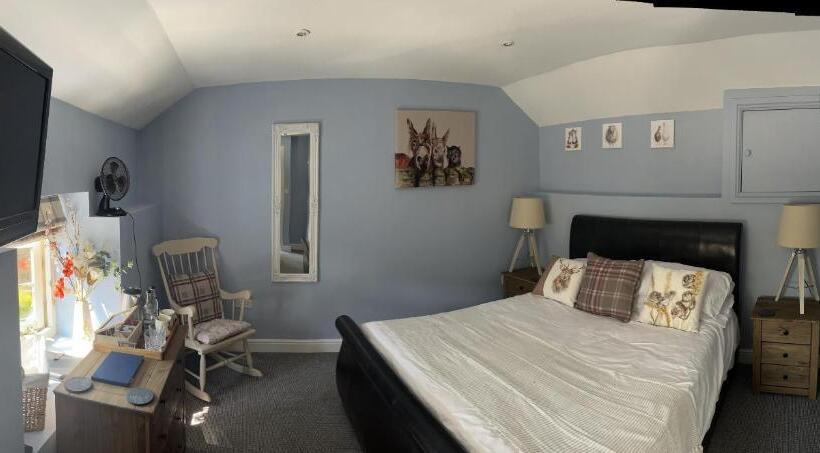 Bed and Breakfast The Crewe Arms