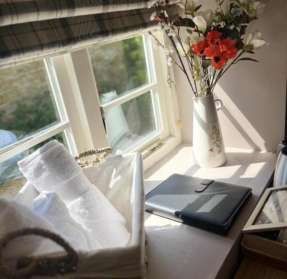 Bed and Breakfast The Crewe Arms