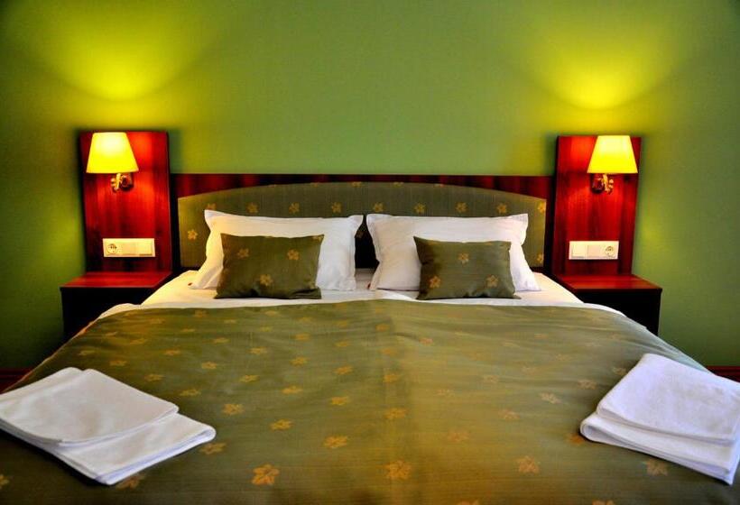 Forster Vadászkastély és Szálloda