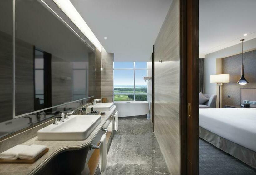 فندق Grand Barony Qingdao Airport