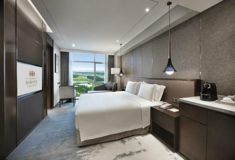 فندق Grand Barony Qingdao Airport
