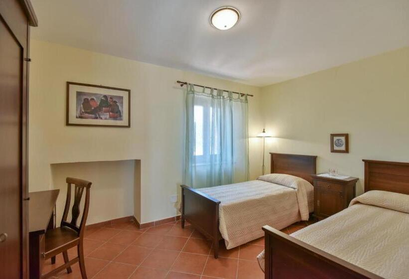 فندق Agriturismo L Antico Casolare