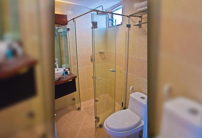 هتل Caluwayan Palm Island Resort & Restaurant