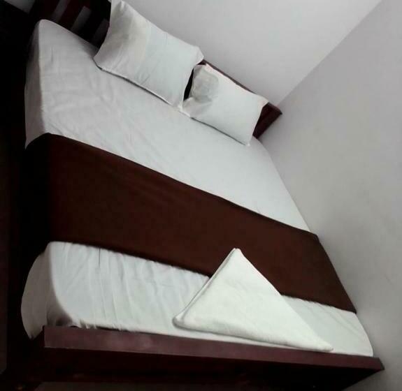 فندق Emirates Residency