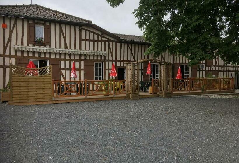 ホテル La Petite Auberge