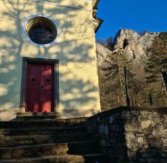 ホテル Obecná škola