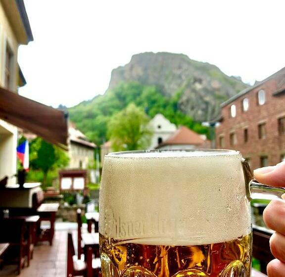 ホテル Obecná škola