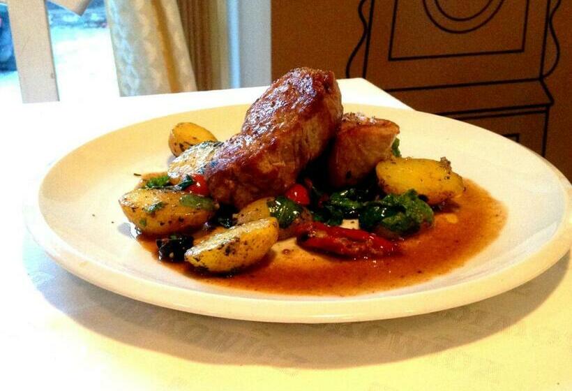 ホテル Obecná škola