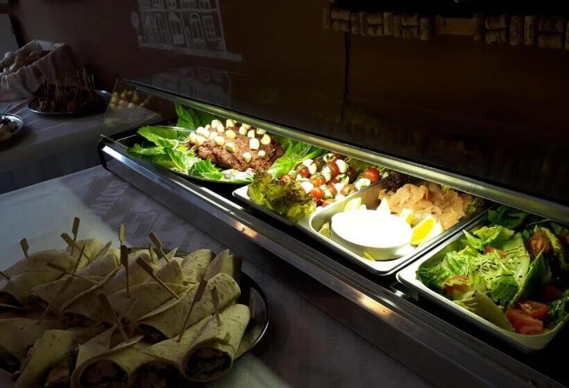 ホテル Obecná škola