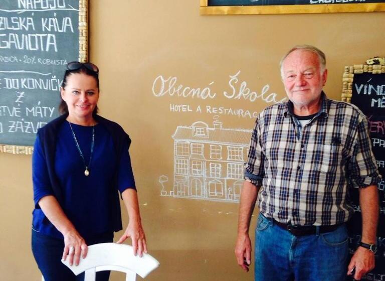 ホテル Obecná škola