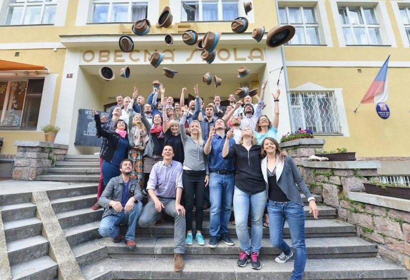 ホテル Obecná škola