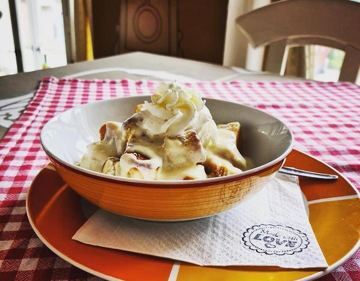 ホテル Obecná škola