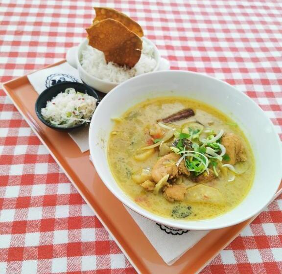 ホテル Obecná škola