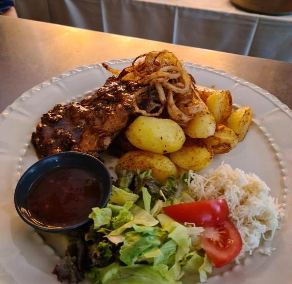 ホテル Obecná škola