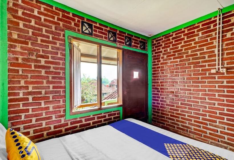 Отель Oyo Homes 90850 Cibeunying Eco Tourism Homestay Cibodas Maribaya 2