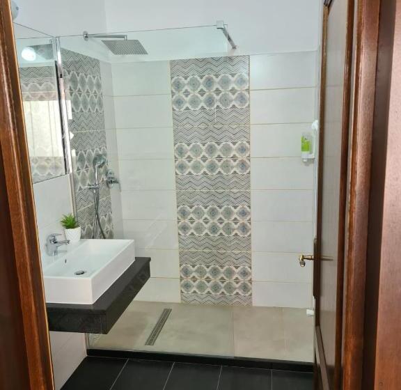 Отель Pensiunea Medaless