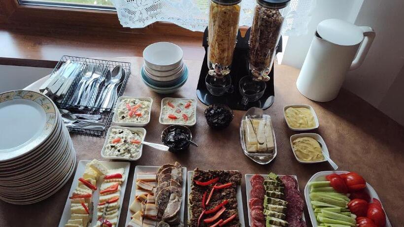 فندق Pensiunea Piatra Mandrutului