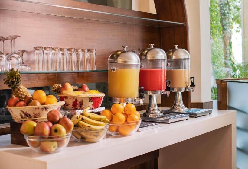 ホテル Raga On The Ganges