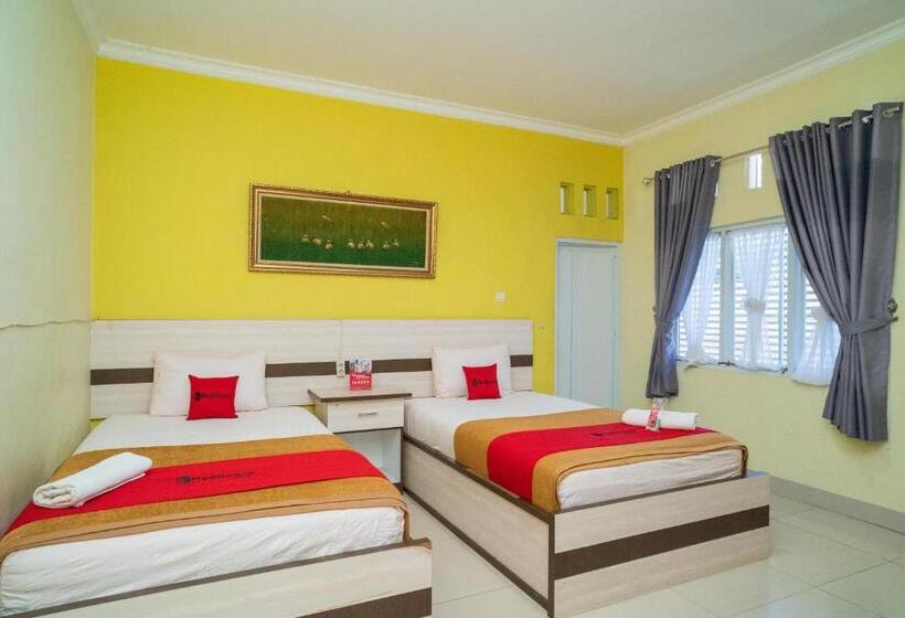 ホテル Reddoorz Syariah Near Lapangan Dwiwarna Barabai