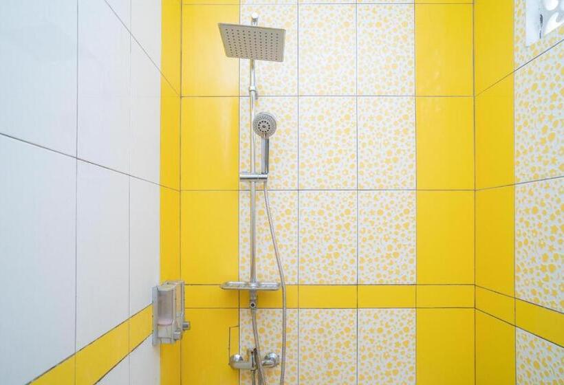 ホテル Reddoorz Syariah Near Lapangan Dwiwarna Barabai