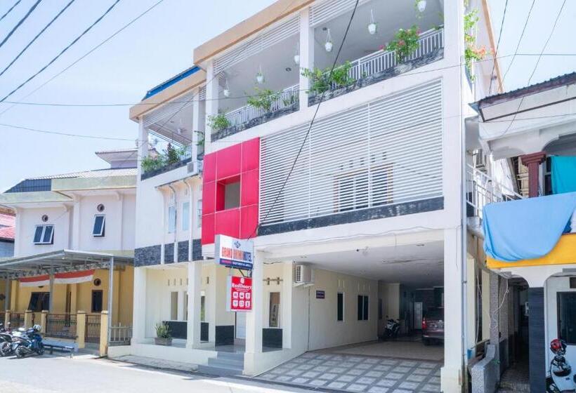 ホテル Reddoorz Syariah Near Lapangan Dwiwarna Barabai